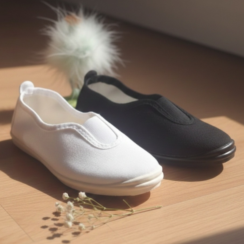 ZAPATILLAS DE GIMNASIA EN BLANCO Y NEGRO 26/45